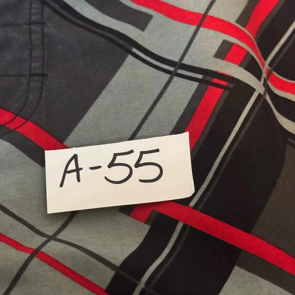 A-55 Men’s Maui and Sons Black Red & Gray‎ Plaid Board Shorts Size 34